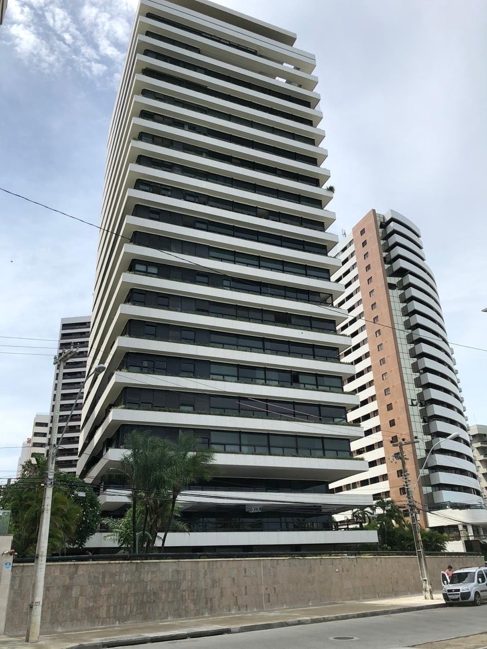 Apartamento à venda com 5 quartos, 700m² - Foto 1