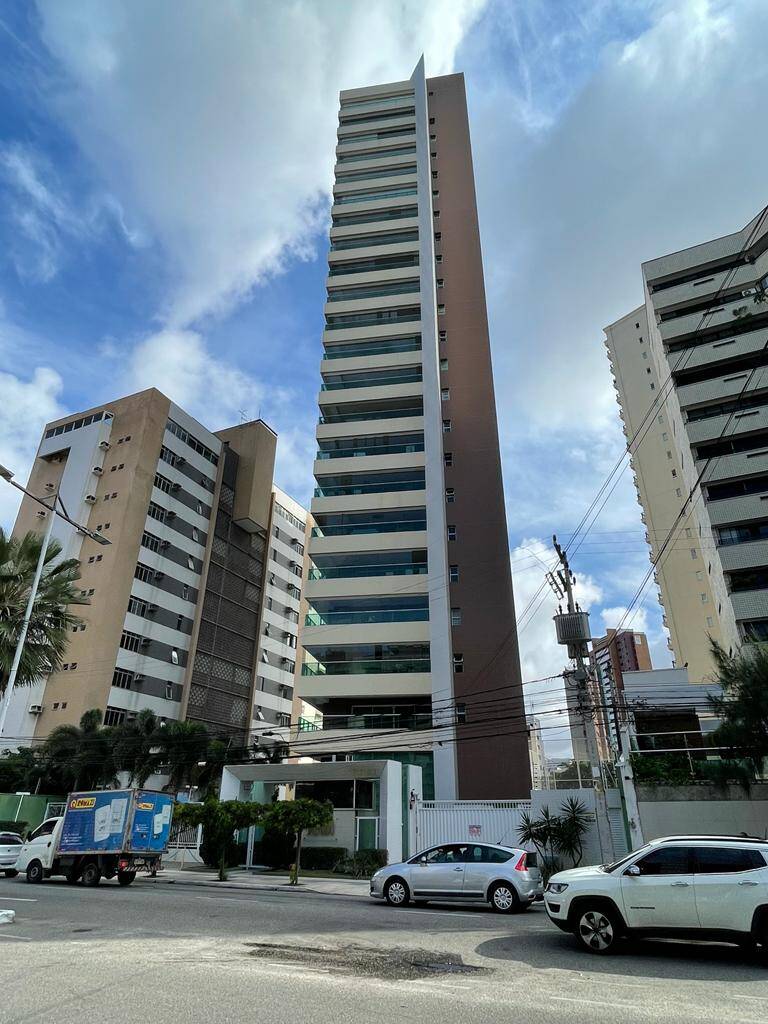 Apartamento à venda com 4 quartos, 240m² - Foto 2