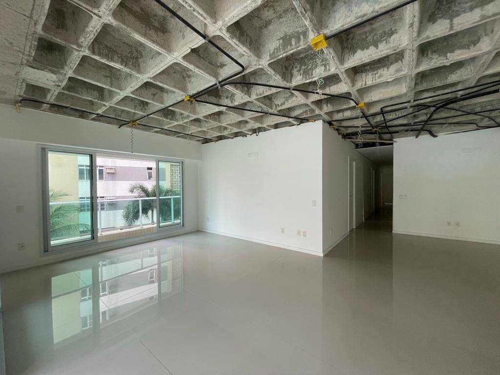 Apartamento à venda com 4 quartos, 240m² - Foto 4